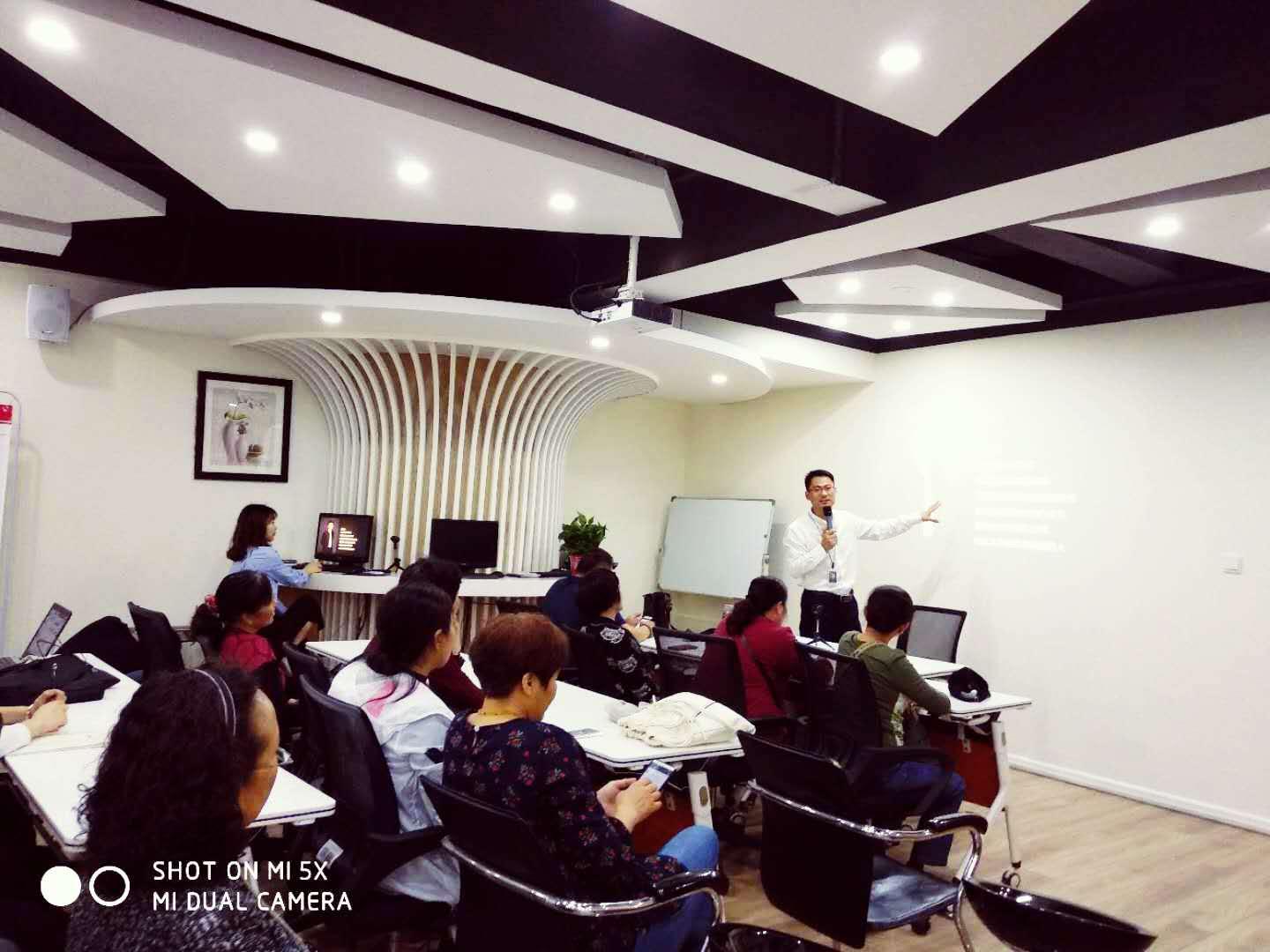 ��͢�������շ������M(j��n)��I(y��)����͢���ɷ���(w��)���F(tu��n)�շ����v��